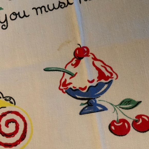 Vintage Dieting Fruit and Floral Tablecloth - Picture 12 of 14